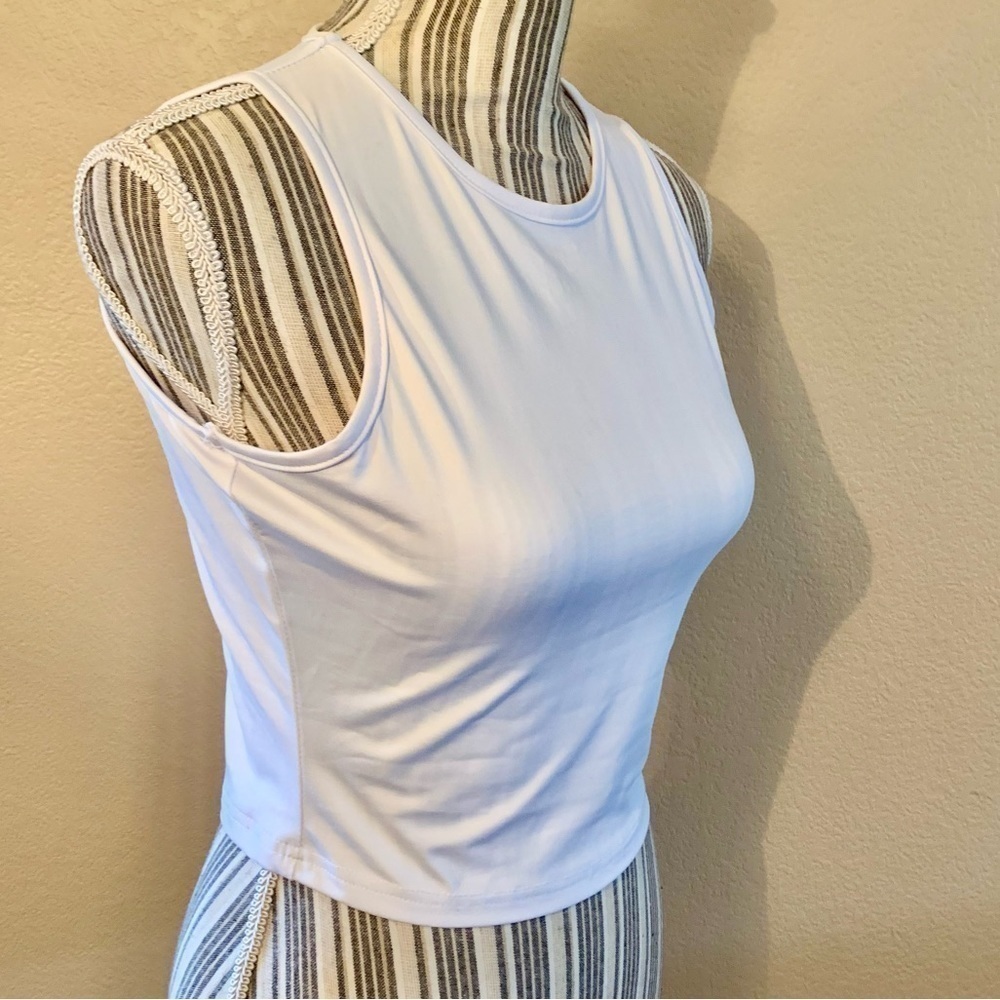 NWT Sleeveless Top Small Cropped Muscle Tee White Stretchy Spandex Worldealshop - Picture 4 of 12